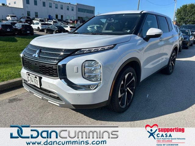 Silver 2024 Mitsubishi Outlander SUV / Crossover All-Wheel Drive Continuously Variable Transmission