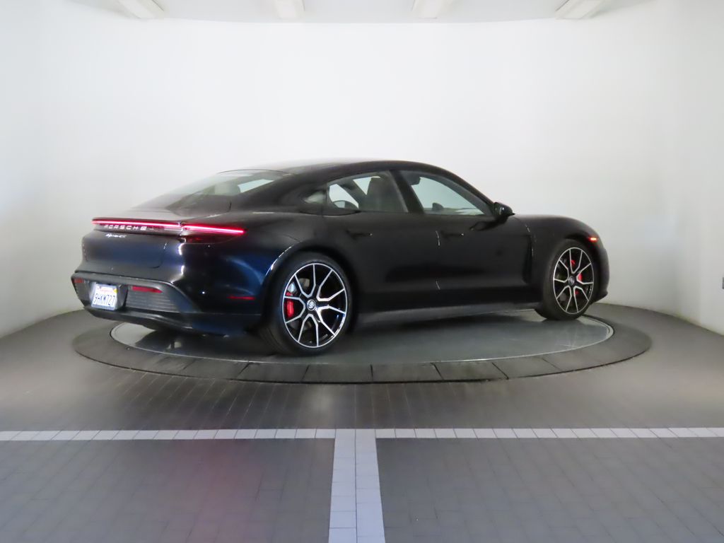 Thumbnail: 2023 Porsche Taycan - 7