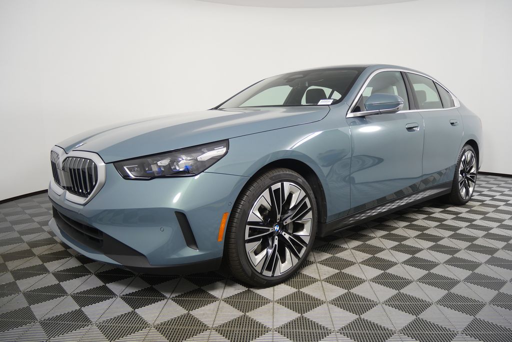 Thumbnail: 2025 BMW 5 Series - 8