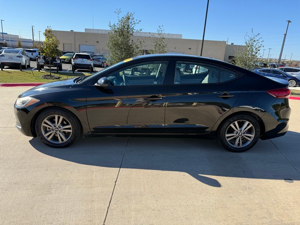 Thumbnail: 2017 Hyundai Elantra - 8