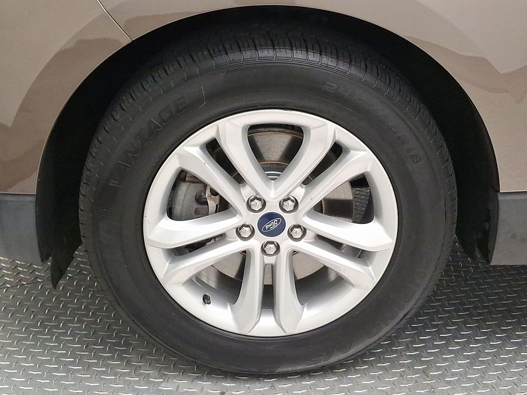 Thumbnail: 2019 Ford Edge - 8