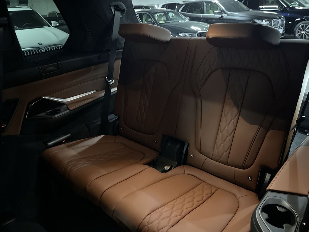 Thumbnail: 2026 BMW X7 - 24