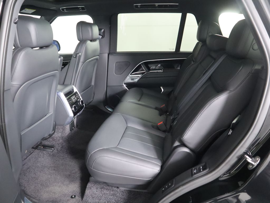 Thumbnail: 2025 Land Rover Range Rover - 22