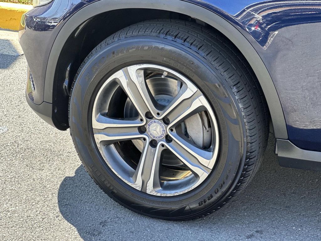 Thumbnail: 2017 Mercedes-Benz GLC - 15