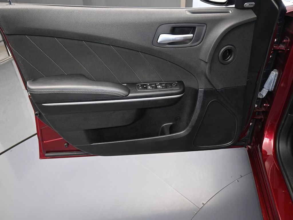 Used 2023 Octane Red Pearlcoat Dodge SXT image 12