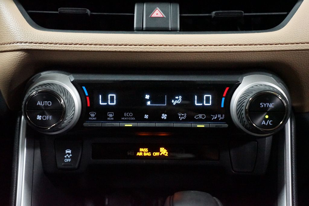 Thumbnail: 2025 Toyota RAV4 - 20
