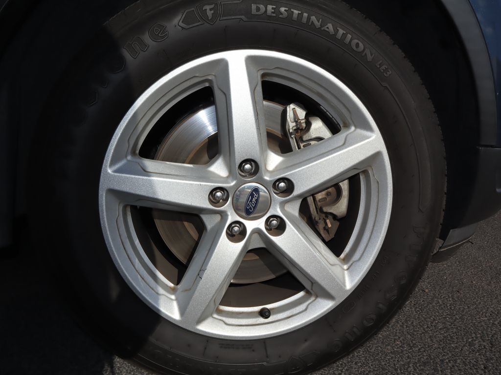 Thumbnail: 2019 Ford Explorer - 16