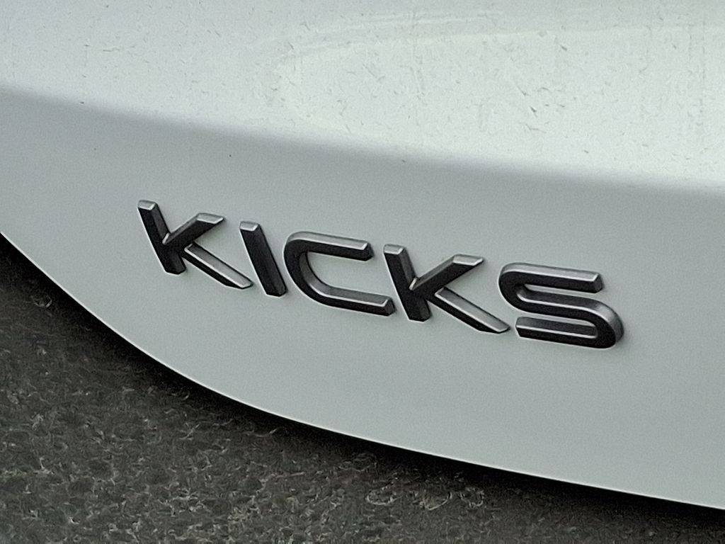 Thumbnail: 2026 Nissan Kicks - 10