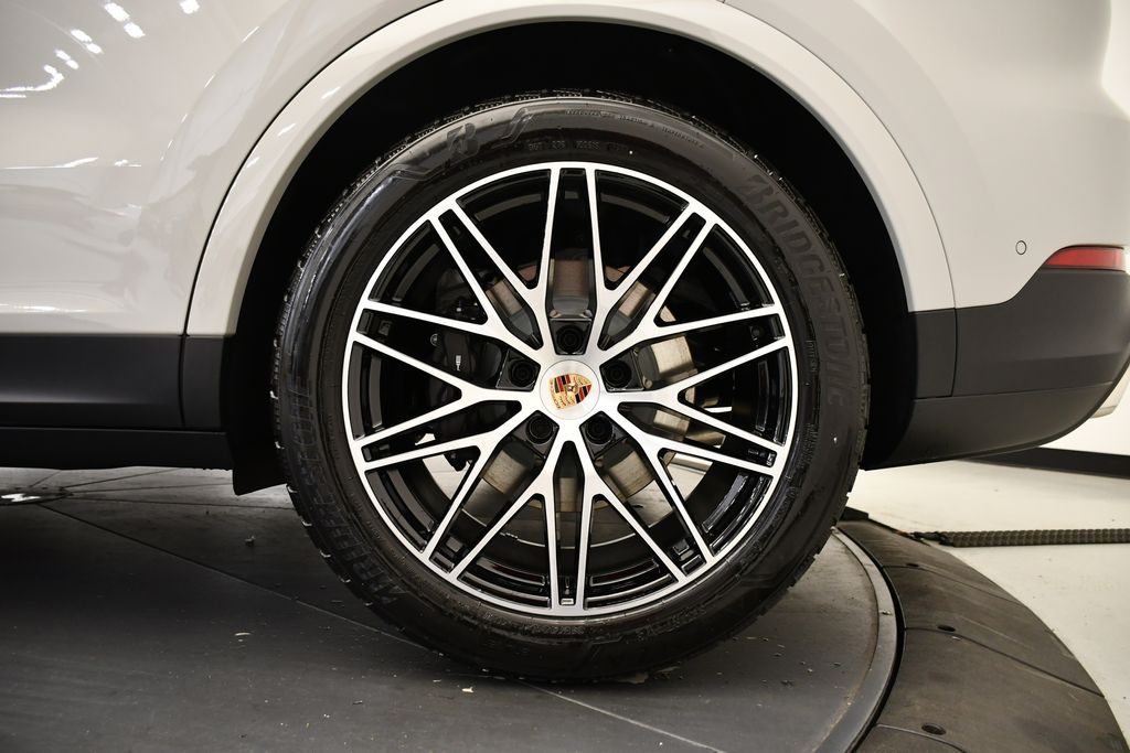 Thumbnail: 2025 Porsche Cayenne - 17