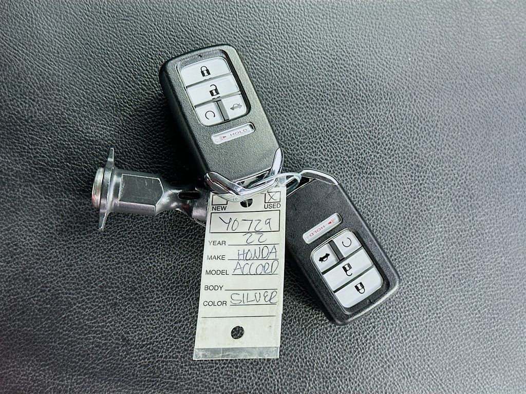 Used 2022 Silver Honda LX image 34