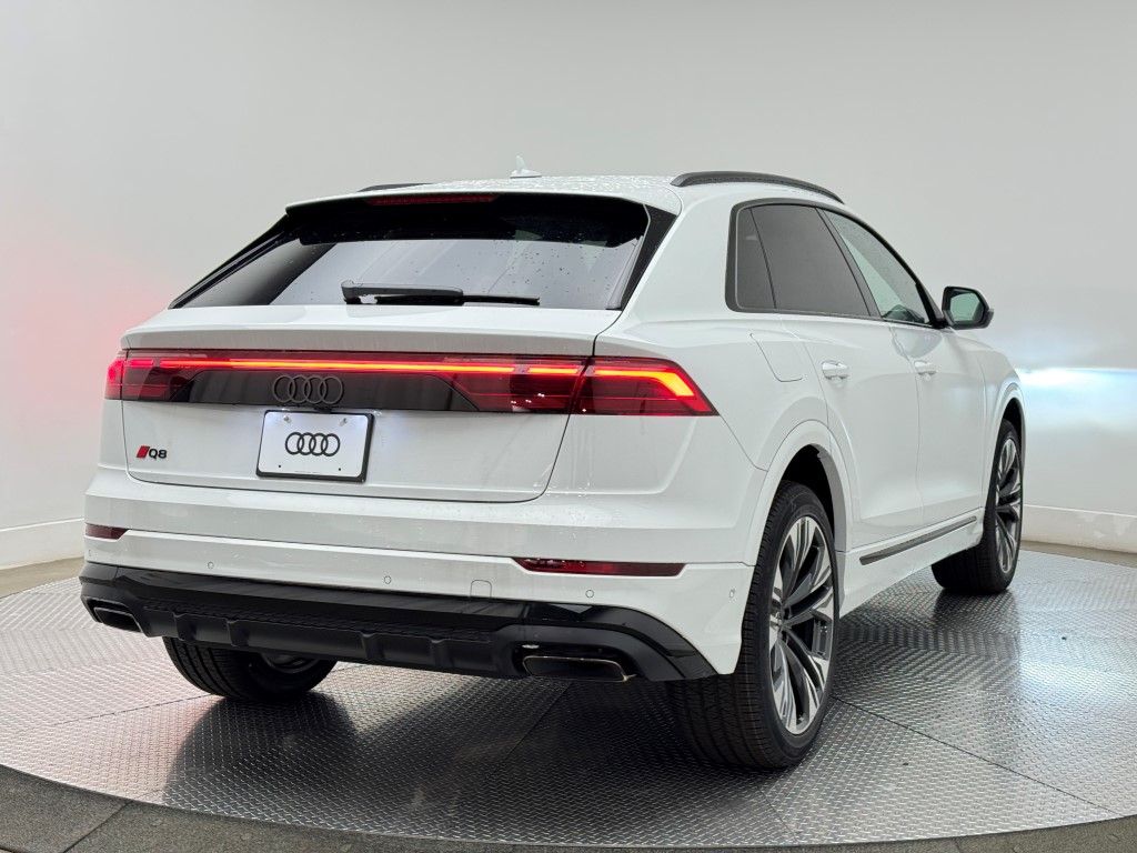 Thumbnail: 2025 Audi Q8 - 8
