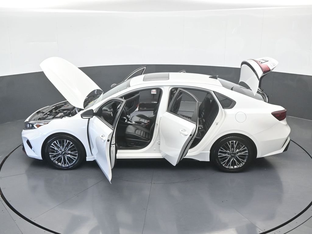 Used 2024 Snow White Pearl Kia GT-Line image 68