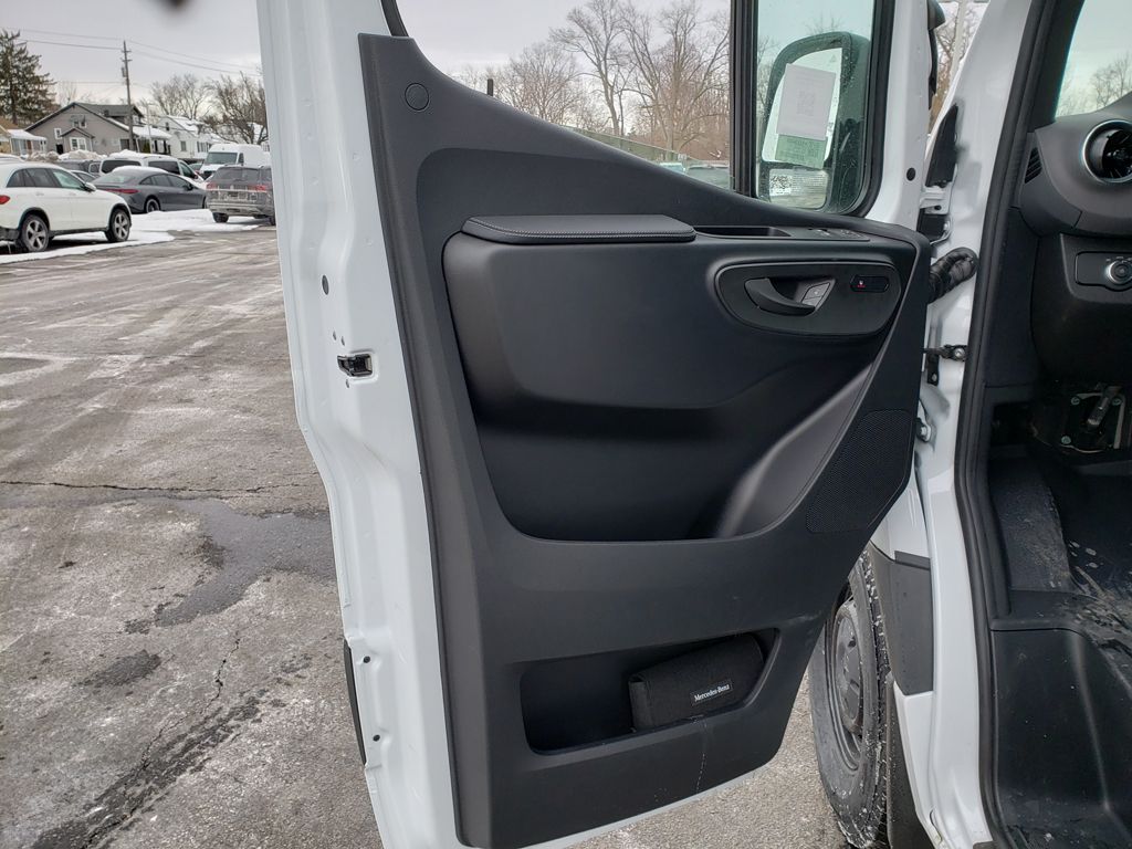 Thumbnail: 2026 Mercedes-Benz Sprinter - 16