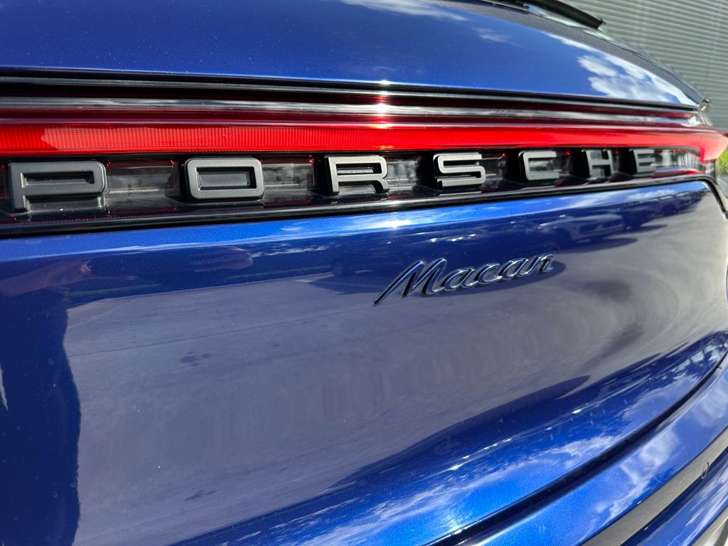 Thumbnail: 2023 Porsche Macan - 14