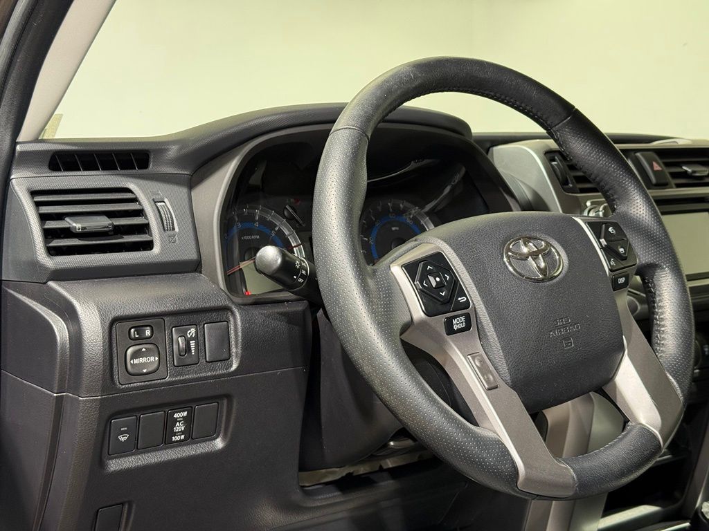 Thumbnail: 2017 Toyota 4Runner - 17