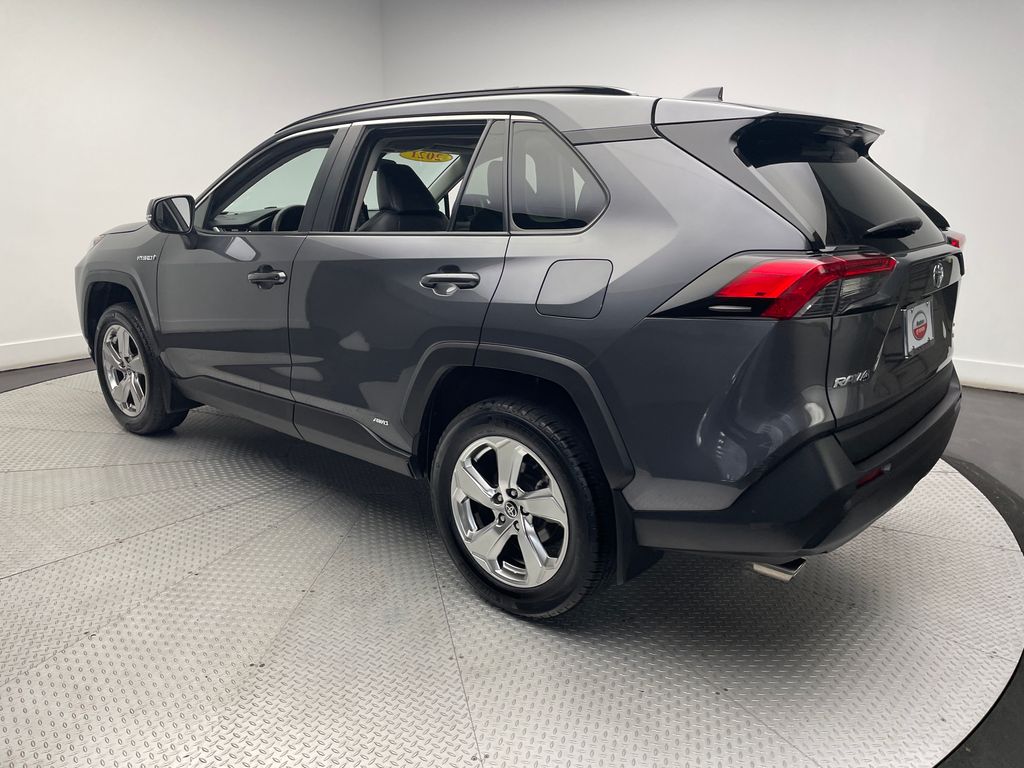 2021 Toyota RAV4 XLE Premium 7