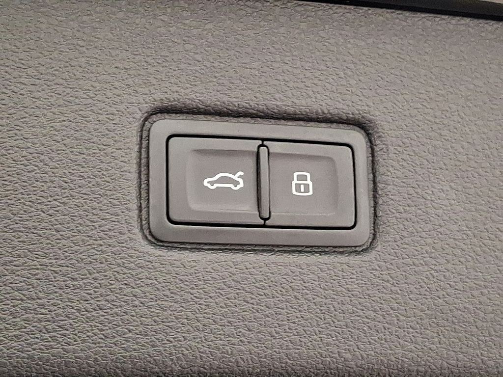 Thumbnail: 2018 Audi Q7 - 29