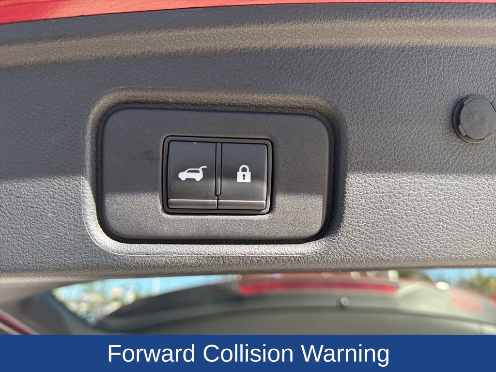 2022 Nissan Pathfinder SL 2WD