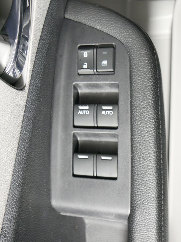 Thumbnail: 2019 Honda Pilot - 28