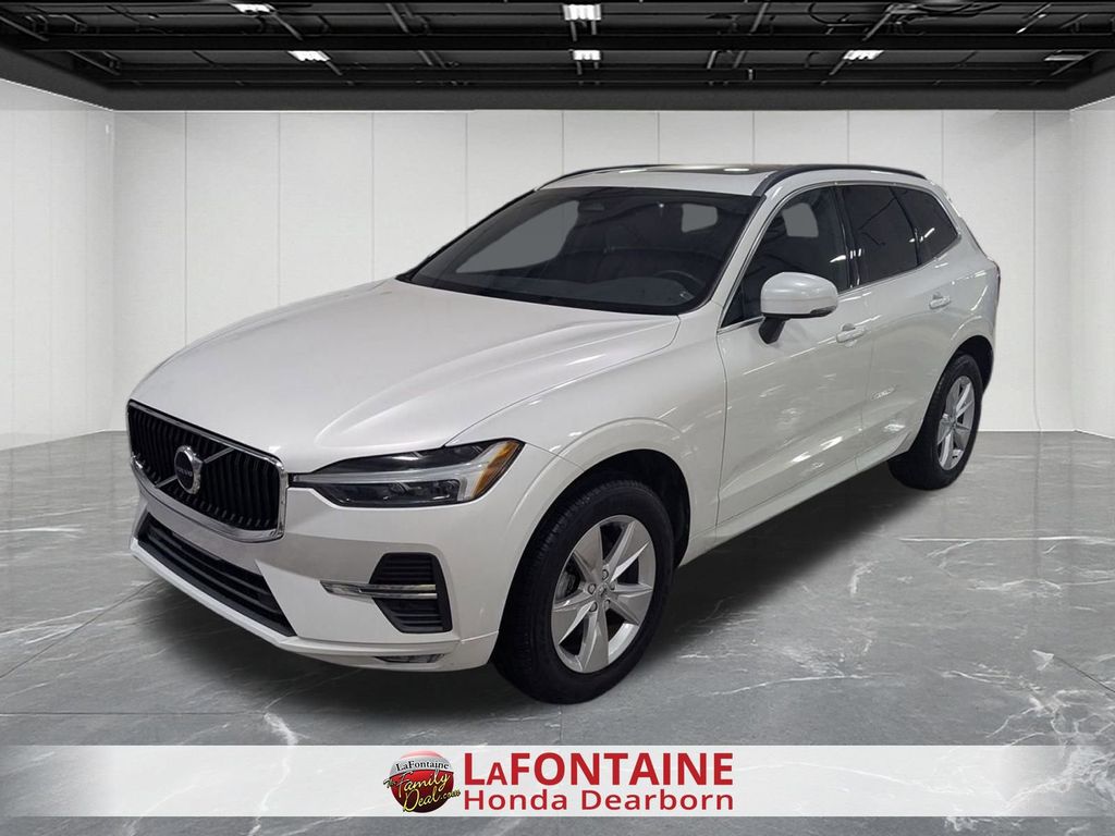 2022 Volvo XC60 B5 Momentum