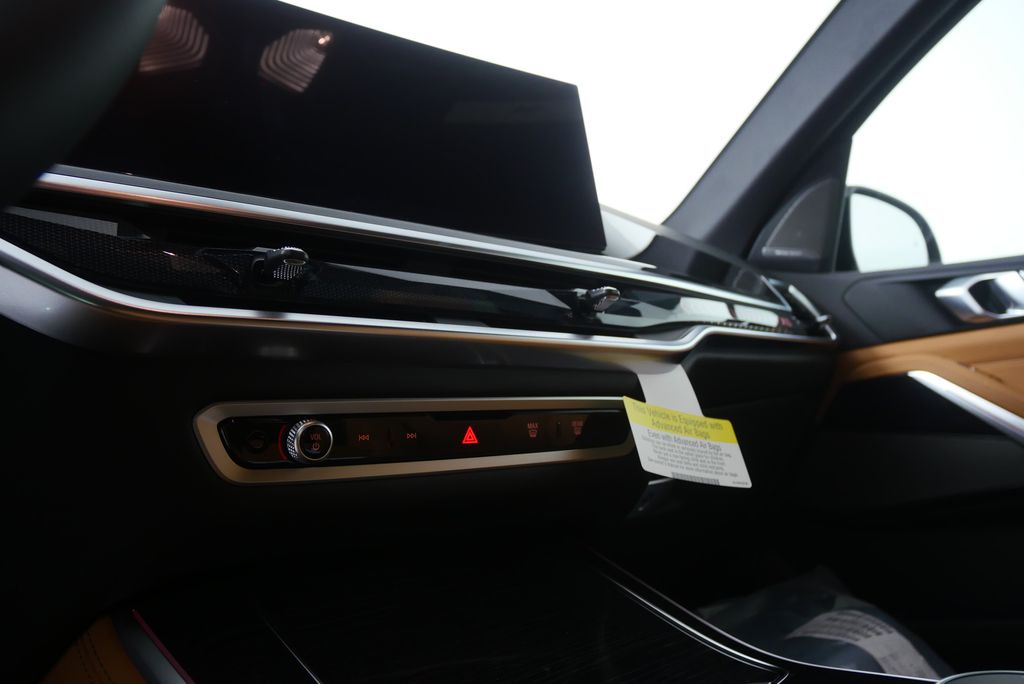 Thumbnail: 2026 BMW X5 - 21