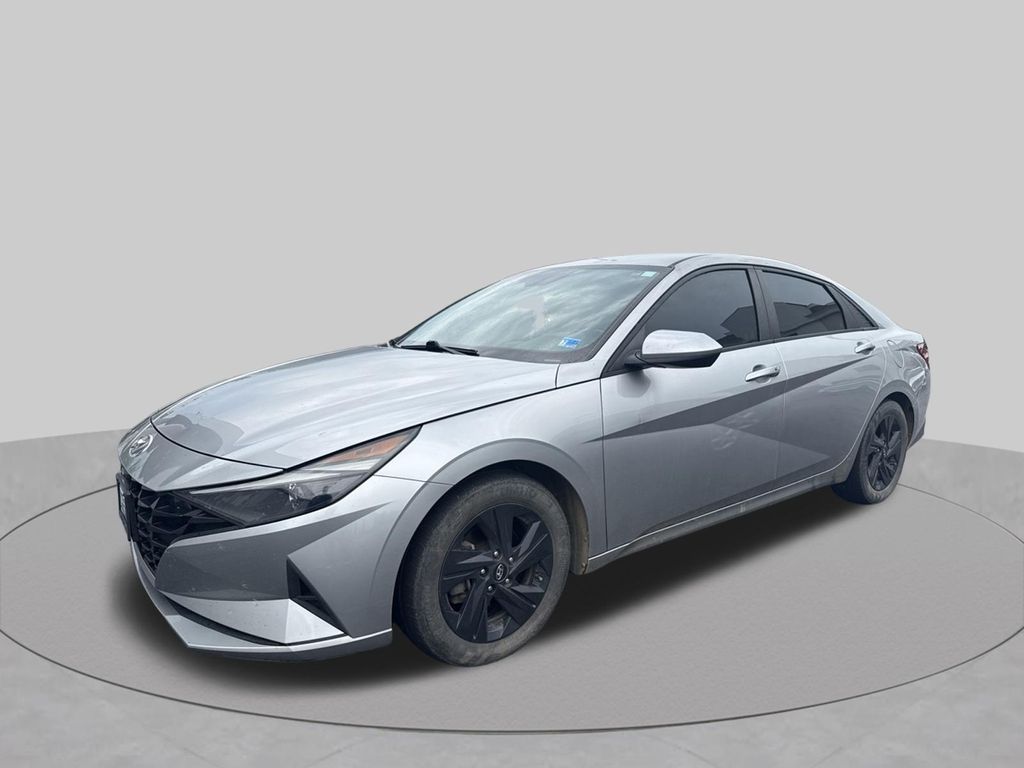 Shimmering Silver Pearl 2021 Hyundai Elantra Sedan Front-Wheel Drive Continuously Variable Transmission