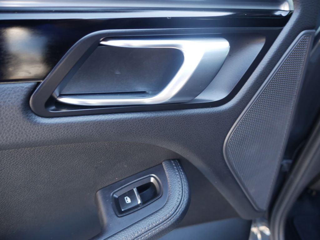 Thumbnail: 2020 Porsche Macan - 21