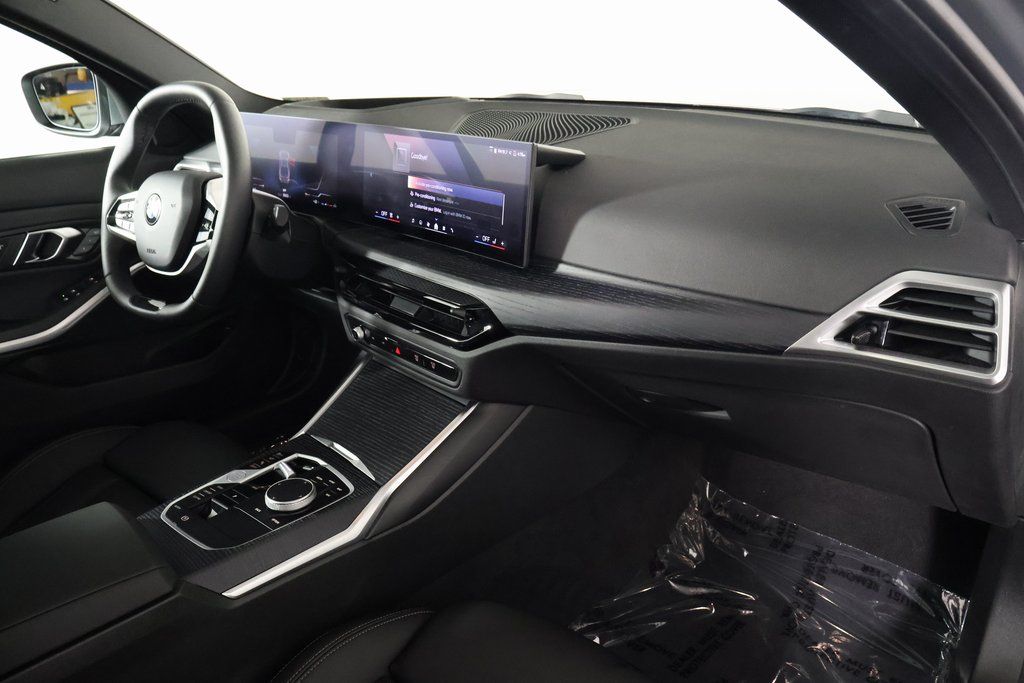 Thumbnail: 2025 BMW 3 Series - 9