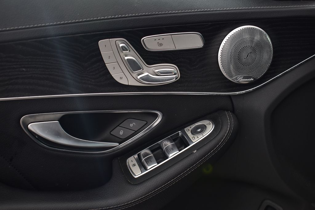 Thumbnail: 2016 Mercedes-Benz C-Class - 12