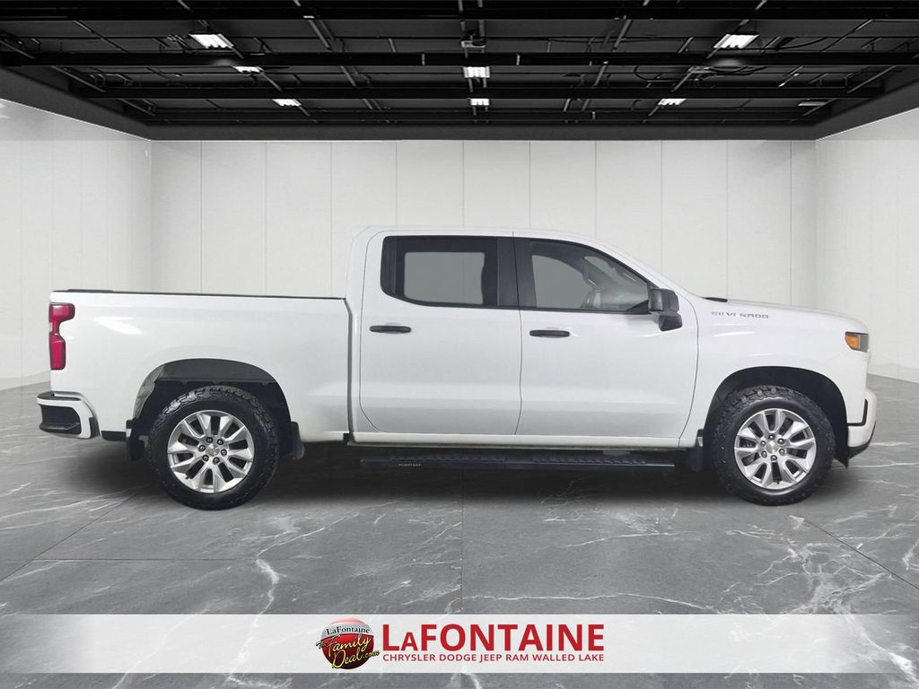 View vehicle photo 6