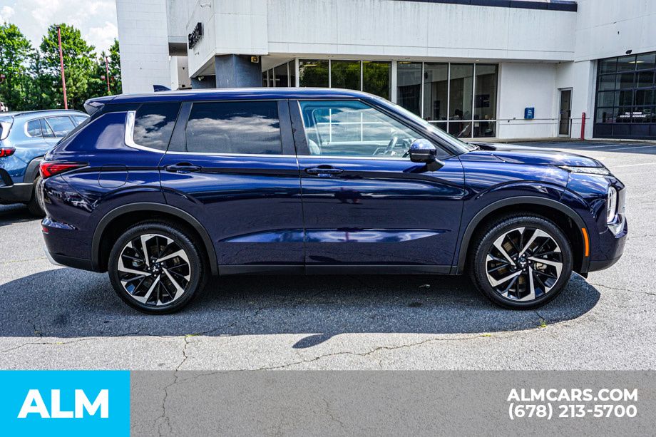 Used 2024 Blue Mitsubishi SE image 9