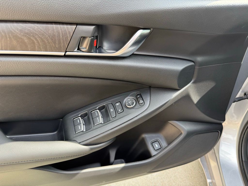 Thumbnail: 2020 Honda Accord - 10