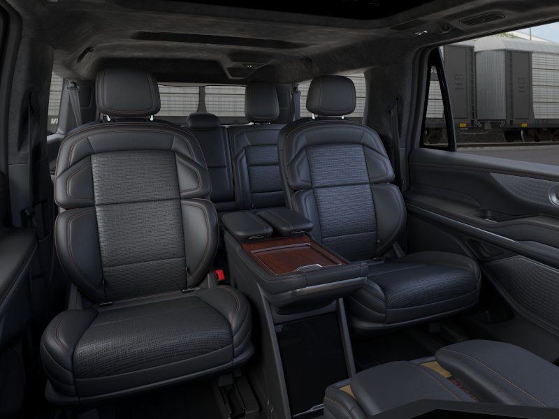 Thumbnail: 2025 Lincoln Navigator - 11