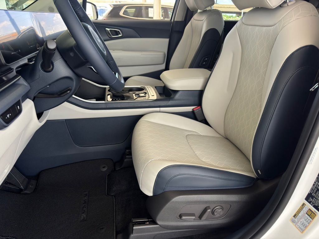 2026 Kia Carnival EX White at Community Kia