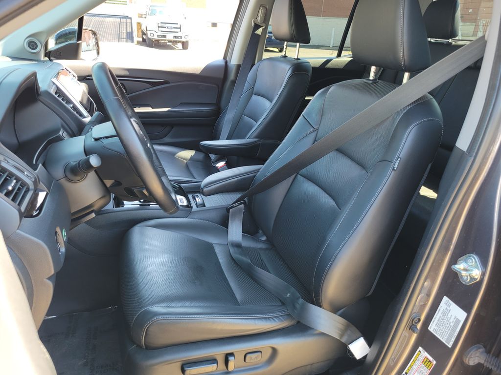 Thumbnail: 2019 Honda Ridgeline - 21
