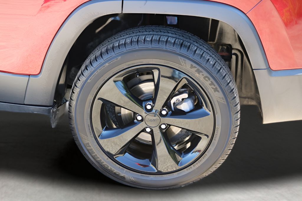 Used Car 2020 Jeep Cherokee  Altitude For Sale Under $20,000 In Austin, Texas