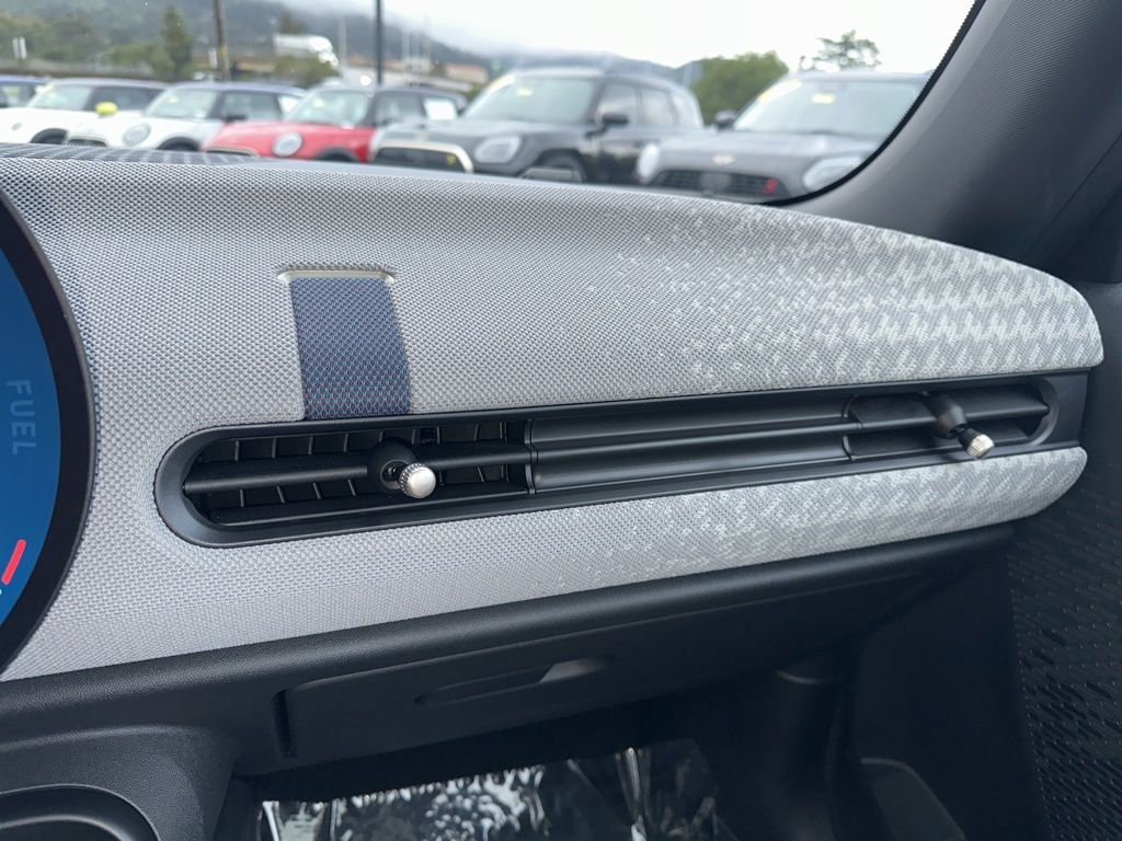 Thumbnail: 2025 MINI Cooper - 18