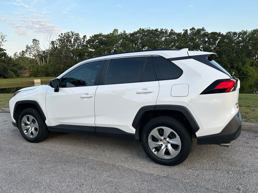 2021 Toyota RAV4 LE 3