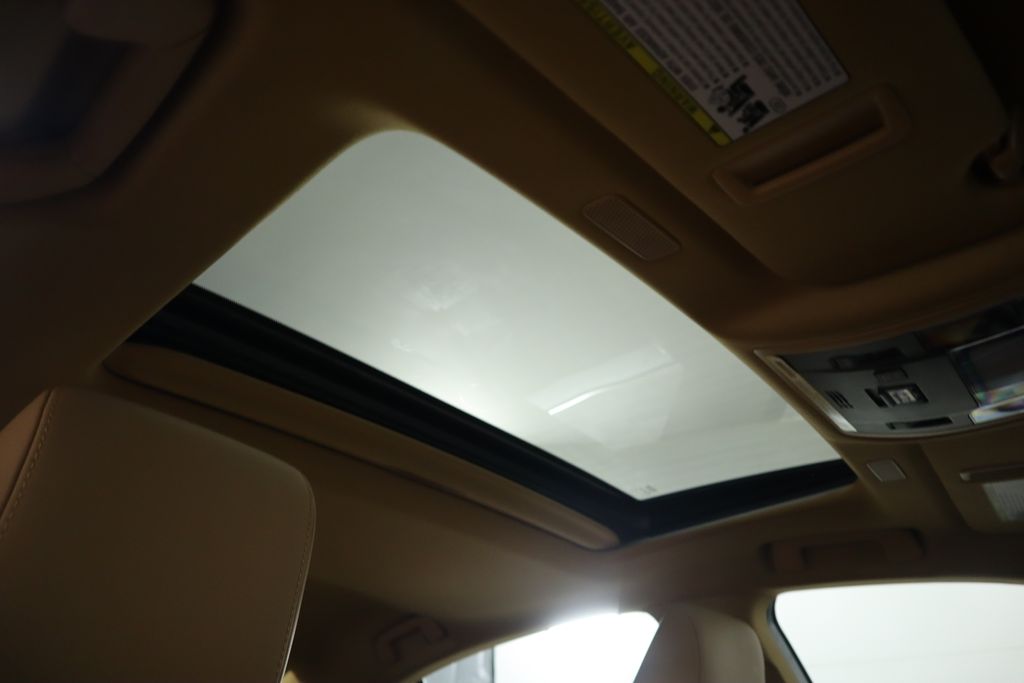 2025 Lexus ES Hybrid 300h 18