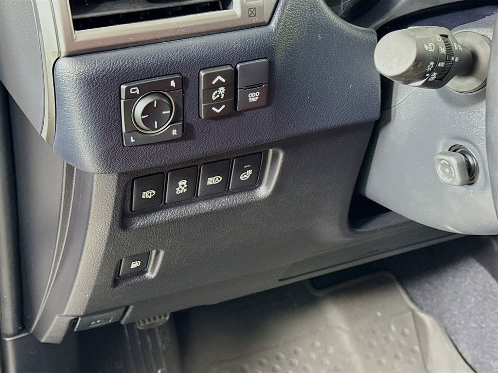 Thumbnail: 2023 Lexus GX - 10