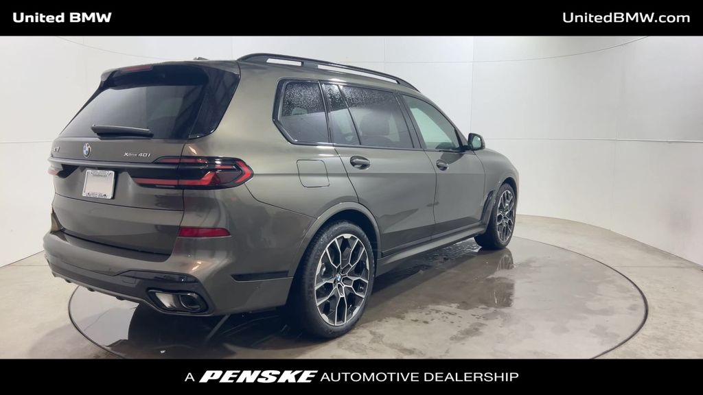 2025 BMW X7 xDrive40i 8