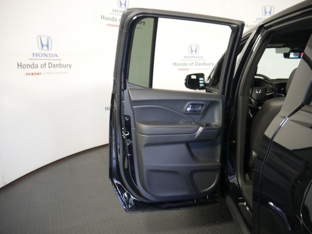 2025 Honda Ridgeline Black Edition 11