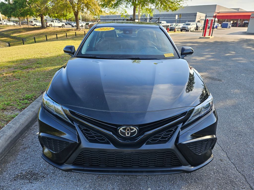 2022 Toyota Camry SE 8