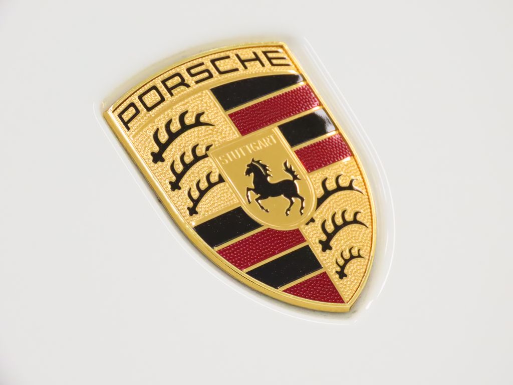 Thumbnail: 2016 Porsche 911 - 13