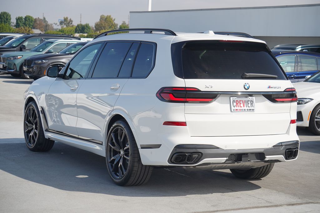 2025 BMW X7 M60i 7