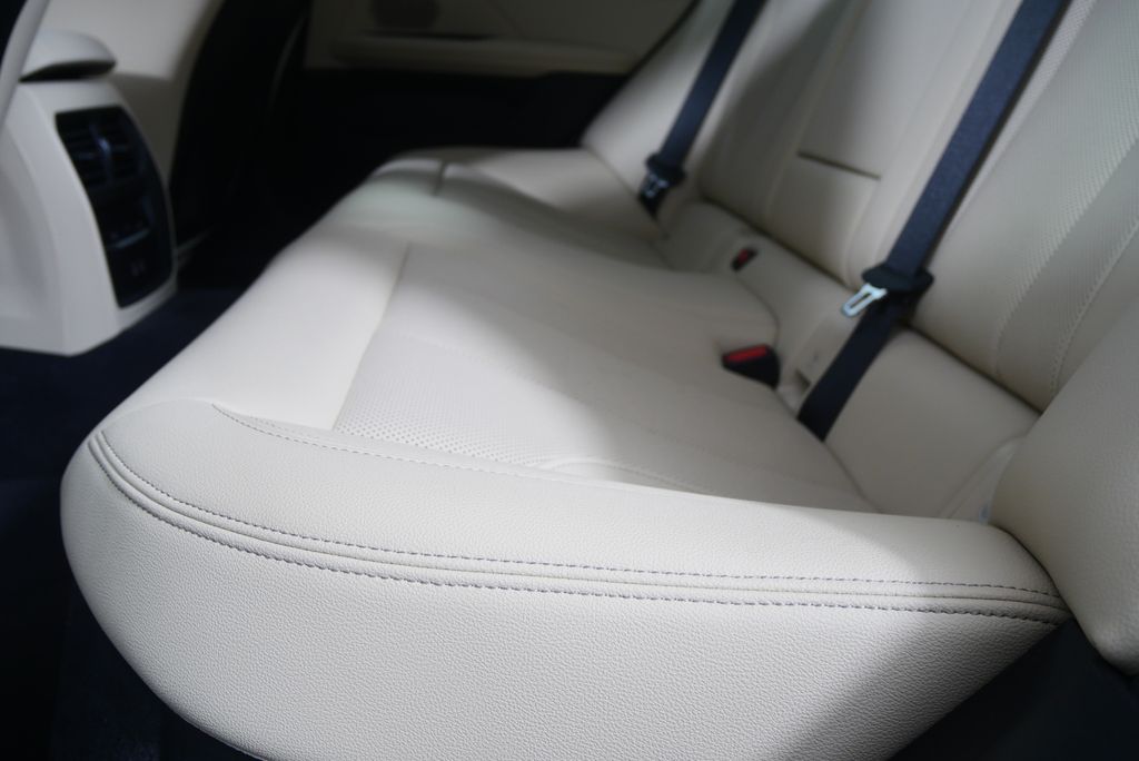 Thumbnail: 2023 BMW i4 - 14