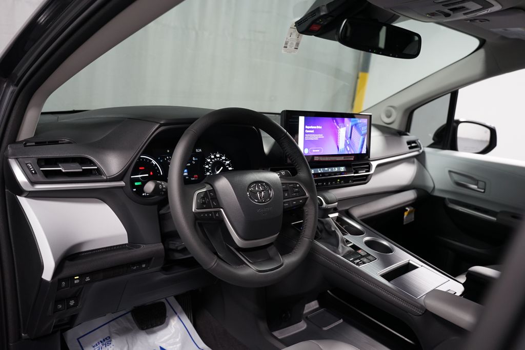 Thumbnail: 2025 Toyota Sienna - 11