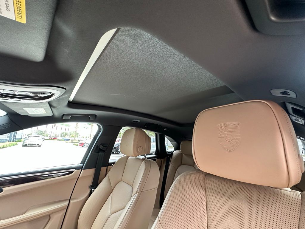 Thumbnail: 2025 Porsche Macan - 23