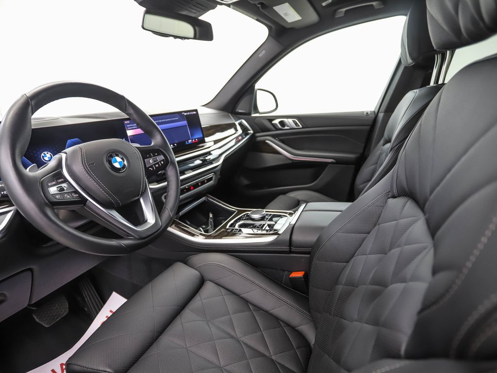 Thumbnail: 2025 BMW X5 - 10