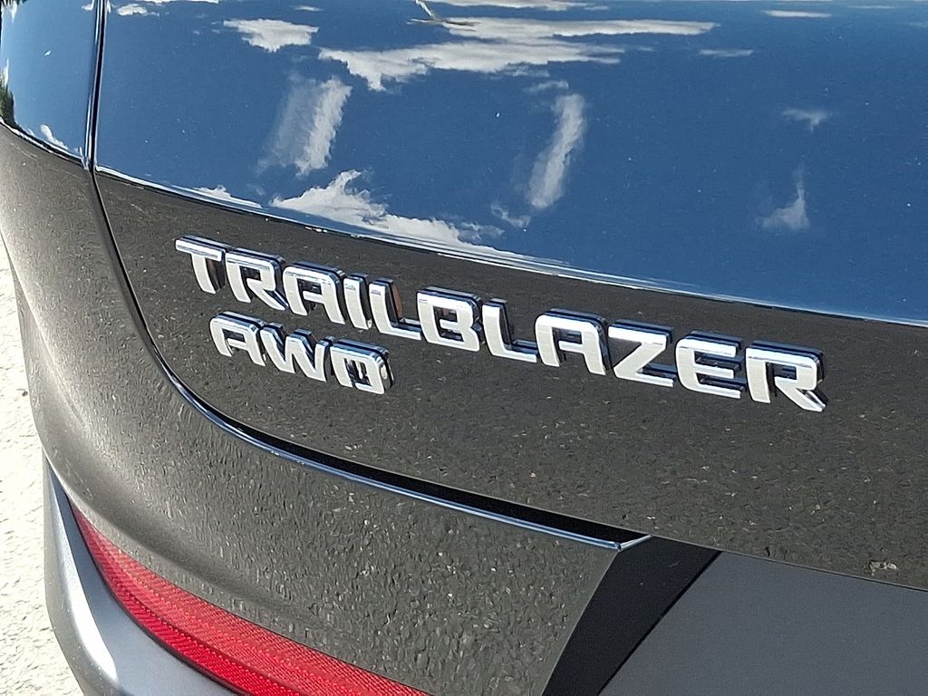 Thumbnail: 2026 Chevrolet TrailBlazer - 11